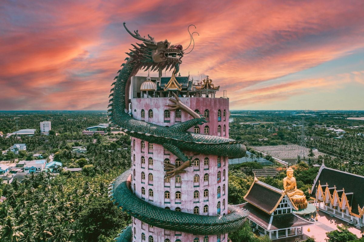 Dragon Tower Temple, Nakhon Pathom day trips from Bangkok