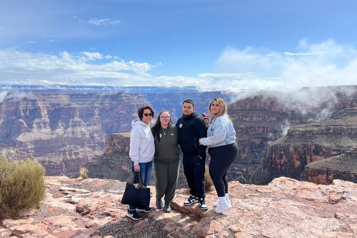 Las Vegas to the Grand Canyon West Rim by Canyon Tours