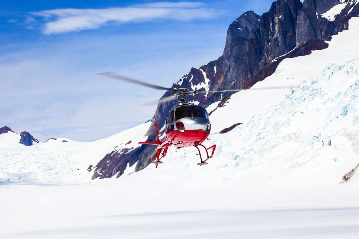 helicopter tour in Iceland