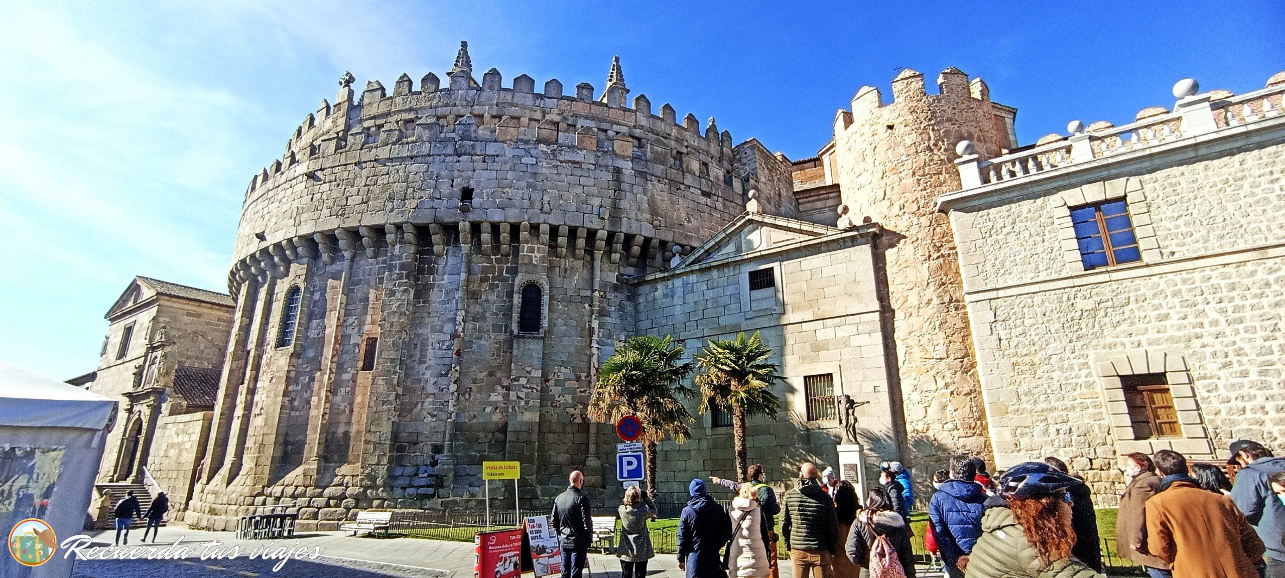 Catedral formando parte de la muralla