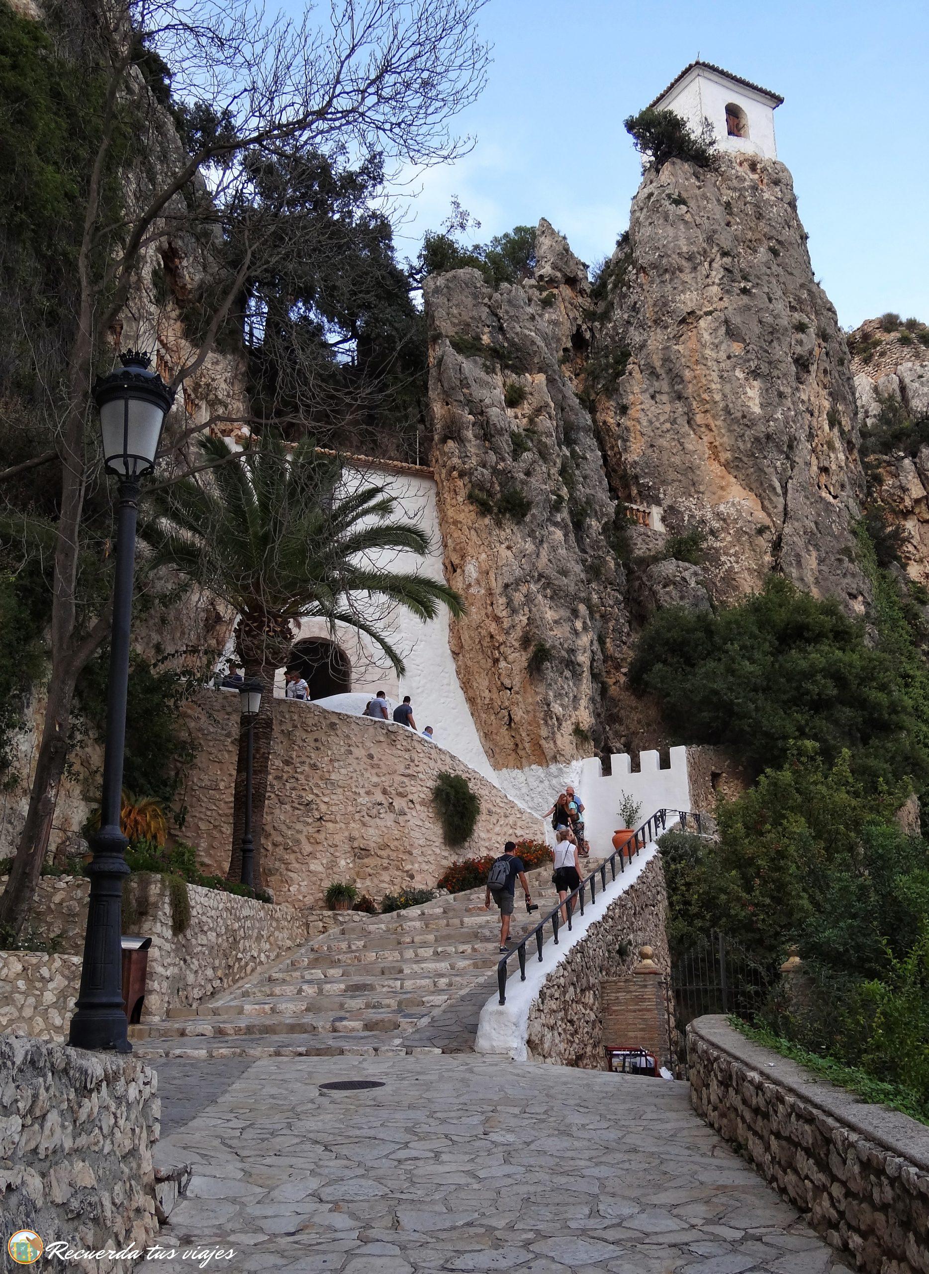 Acceso la zona alta de Guadalest