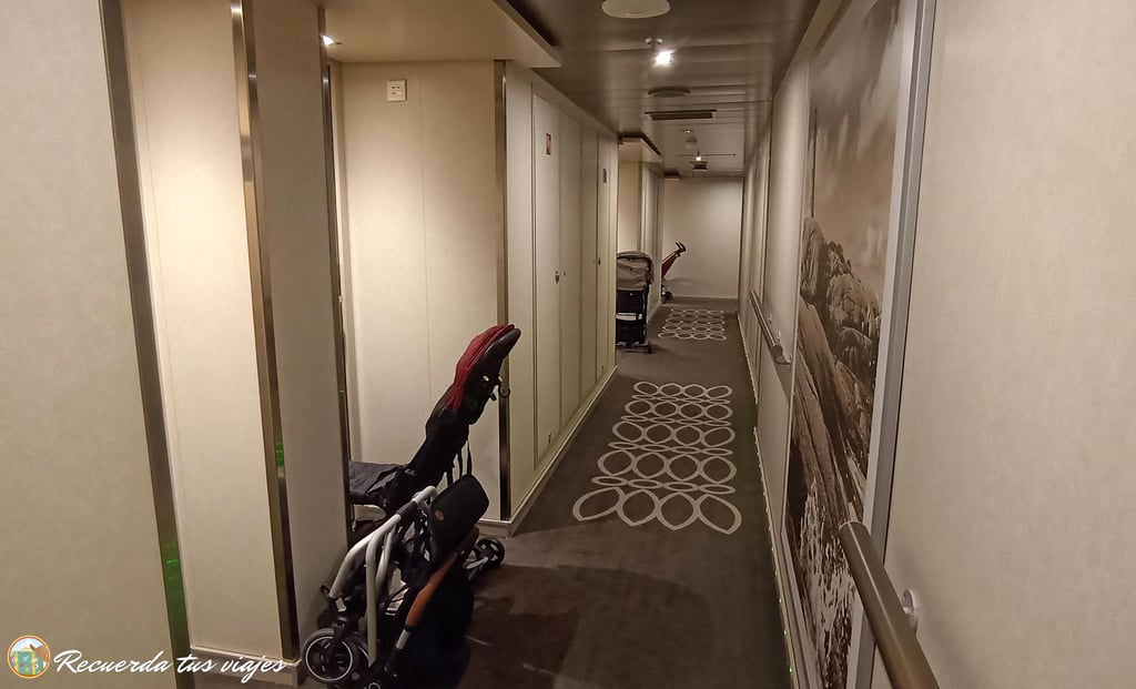 Cochecitos en el pasillo