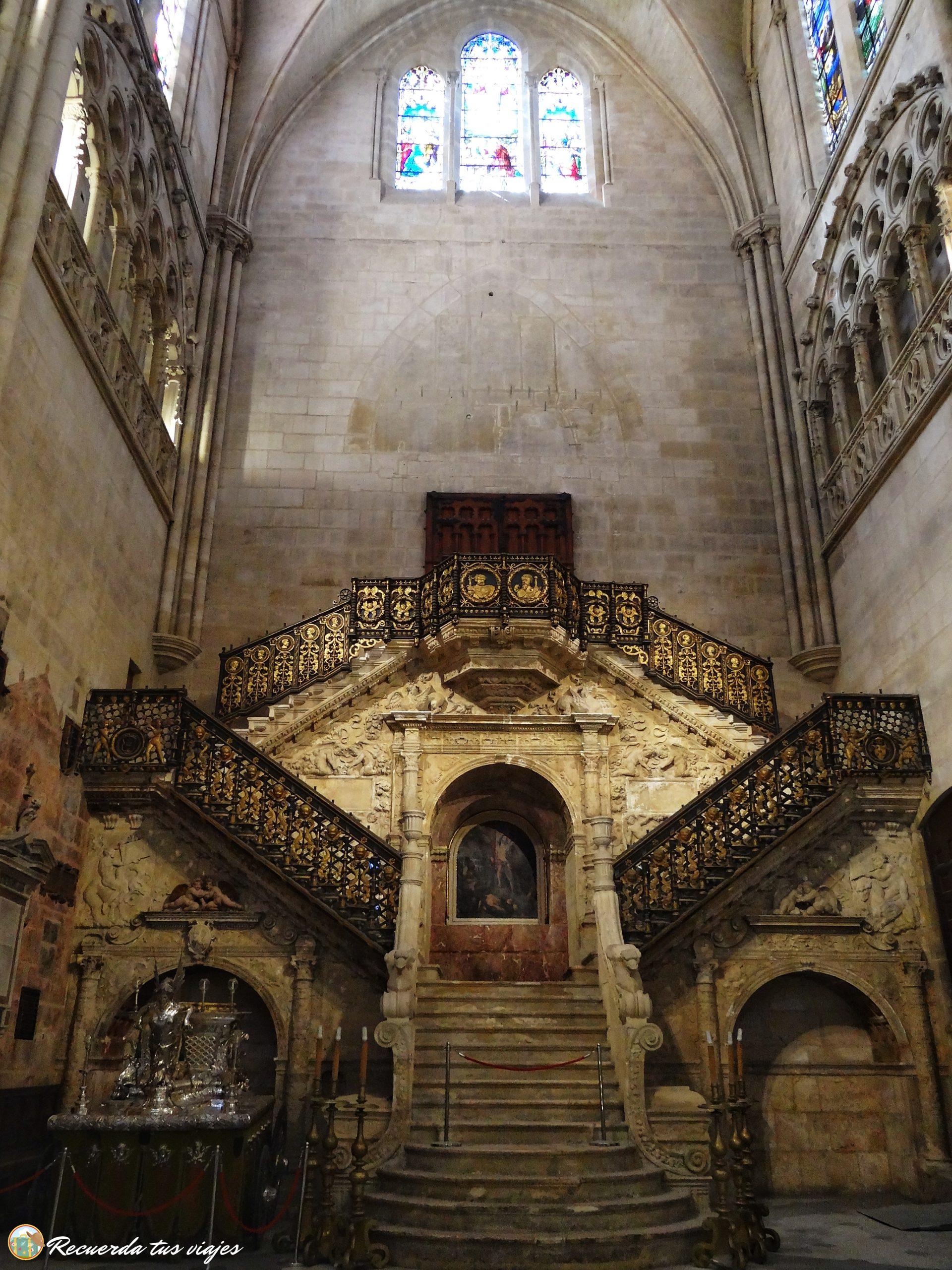 Escalera de la Catedral de Burgos