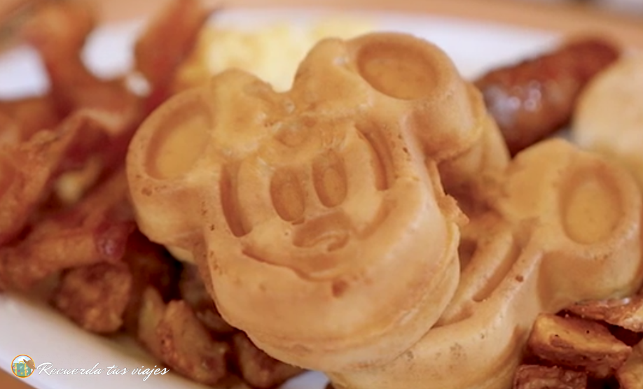 Desayuno buffet en Disneyland