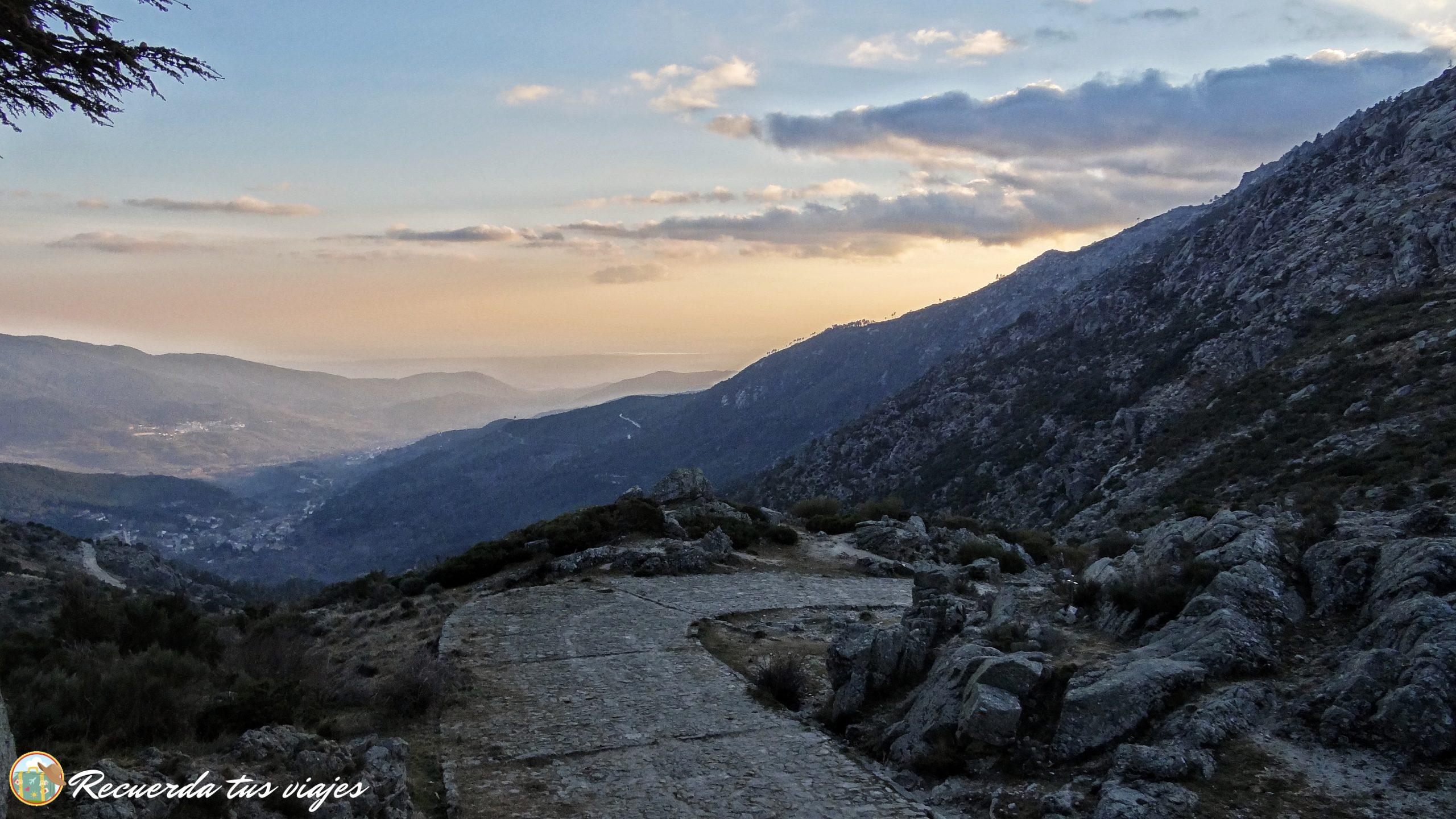 Calzada romana Puerto del Pico - Ruta de 2 días en coche por Ávila