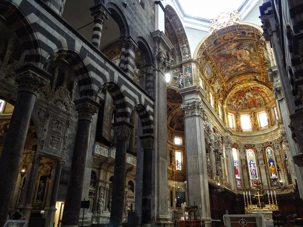 Catedral de San Lorenzo Interior - Qué ver en Génova en 1 día desde un crucero