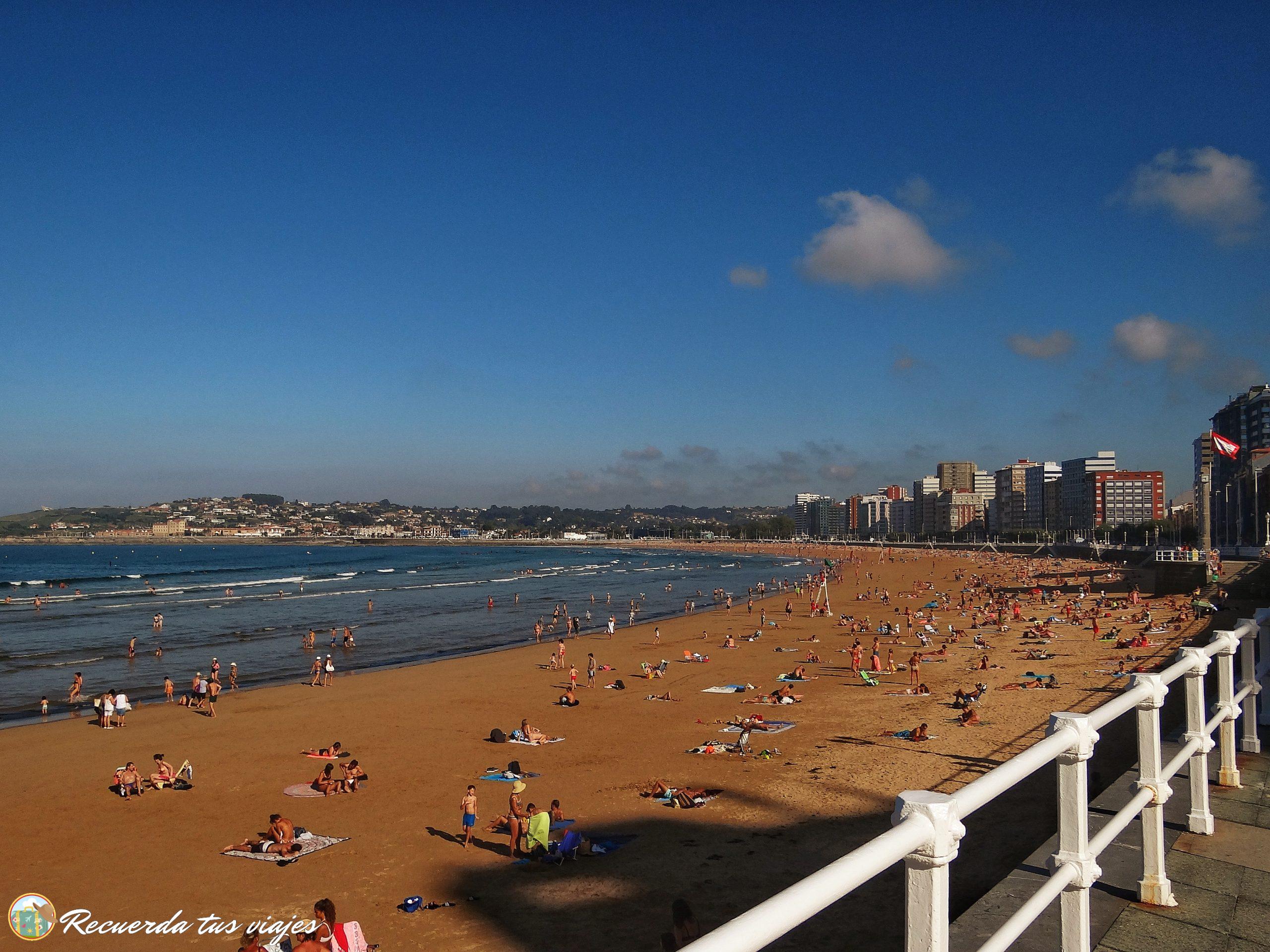 Playa de San Lorenzo completa - Qué ver en Gijón en 1 día