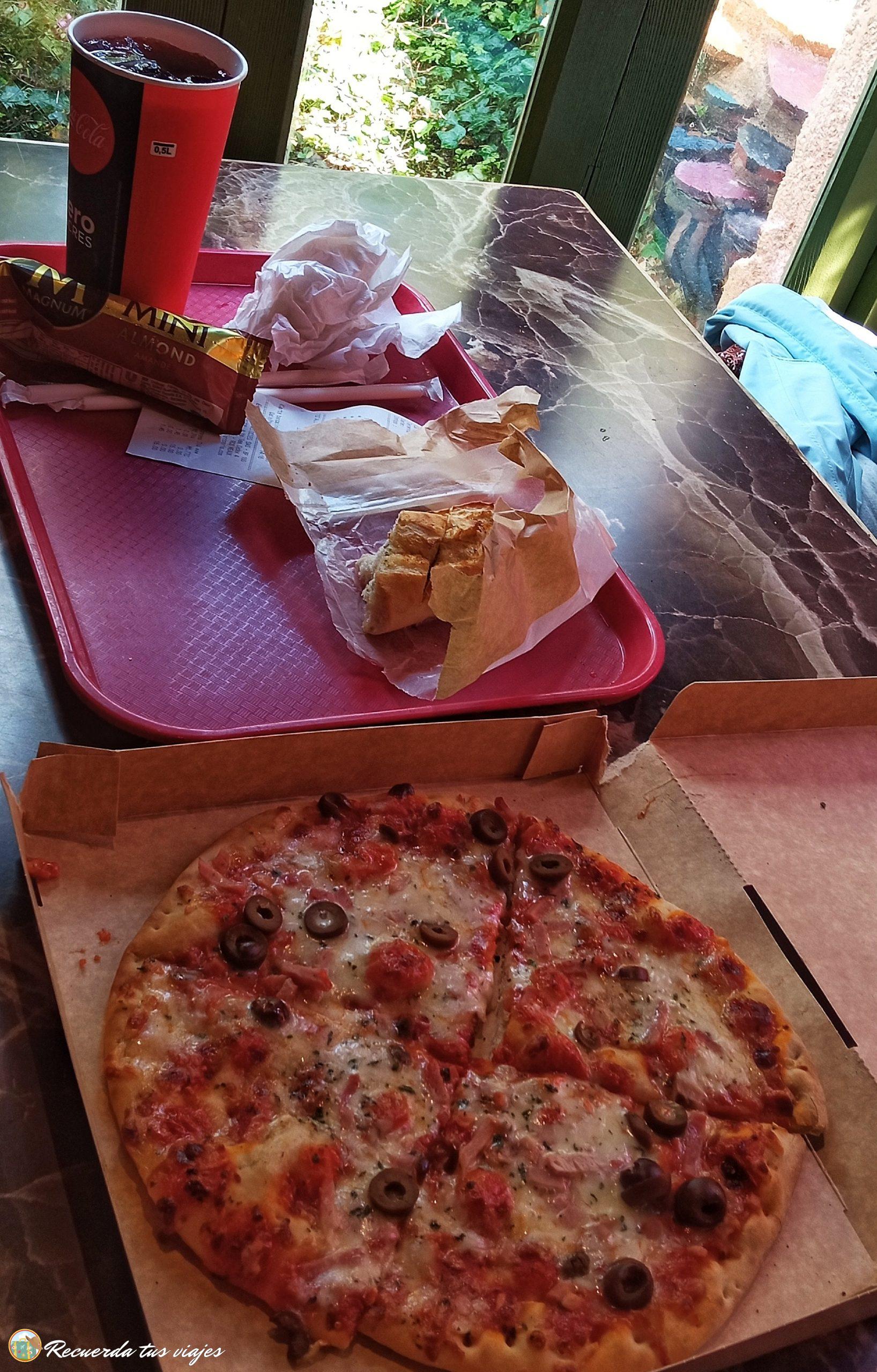 Diferencias entre Disneyland París y Disney World Orlando - Comida en la pizzería Bella Notte