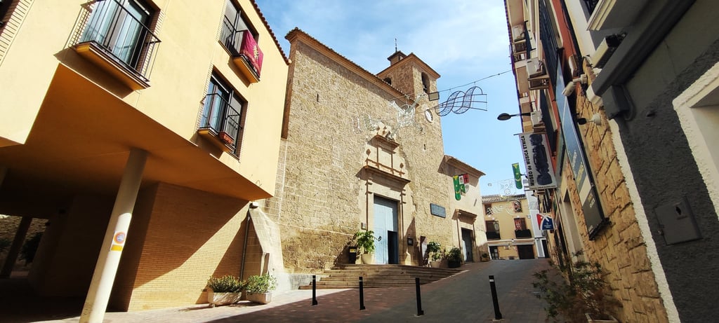 Iglesia de San Lorenzo Mártir - exterior - Visitar Busot y las Cuevas del Canelobre