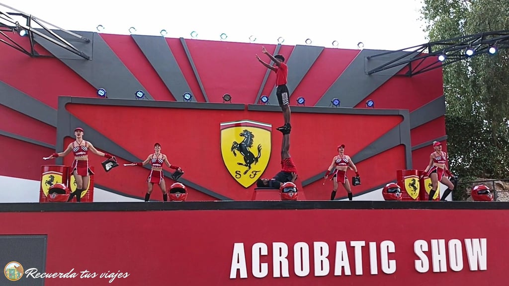 Acrobatic Show - Qué espectáculos ver en PortAventura y Ferrari Land