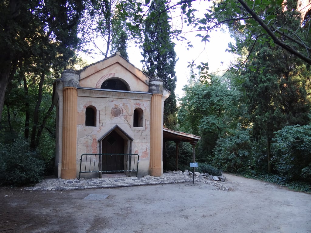 La ermita - Visitar el El jardín del Capricho en Madrid