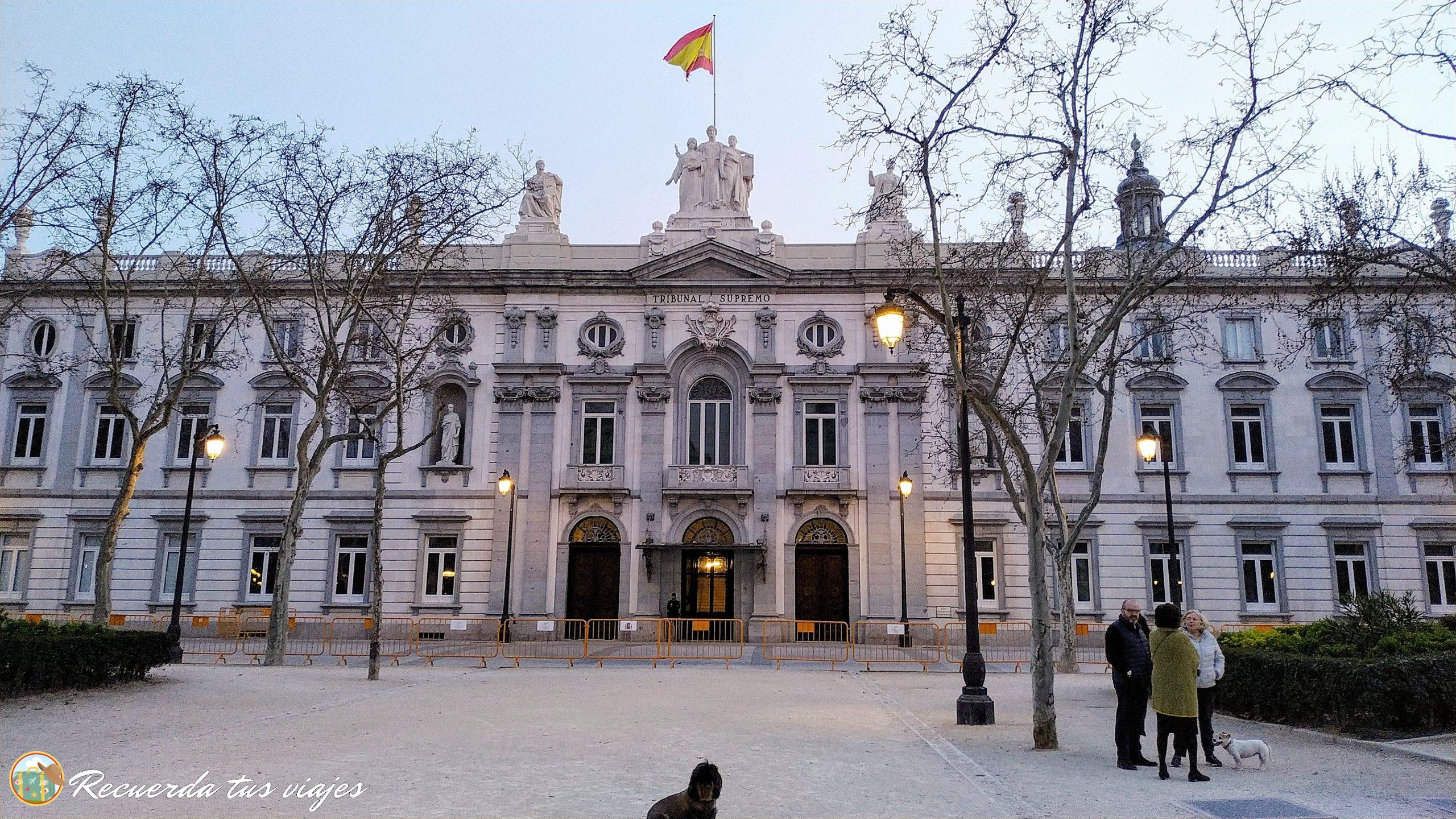 Plaza de la Villa de París