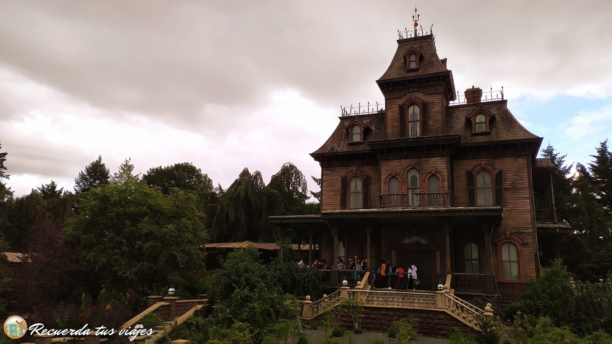 Phanton Manor - Qué ver en Disneyland