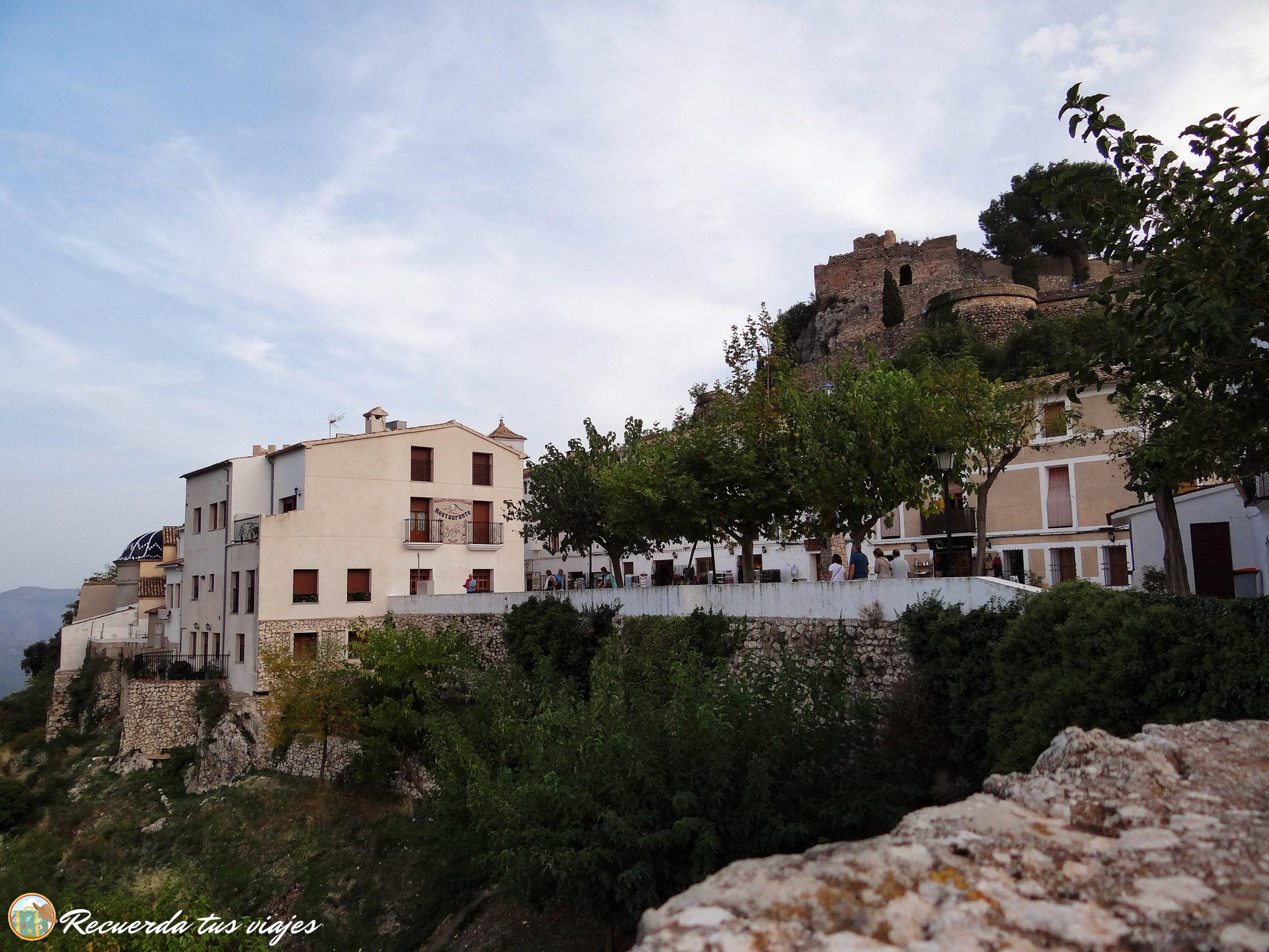 Mirador desde la muralla - Visitar el castillo de Guadalest