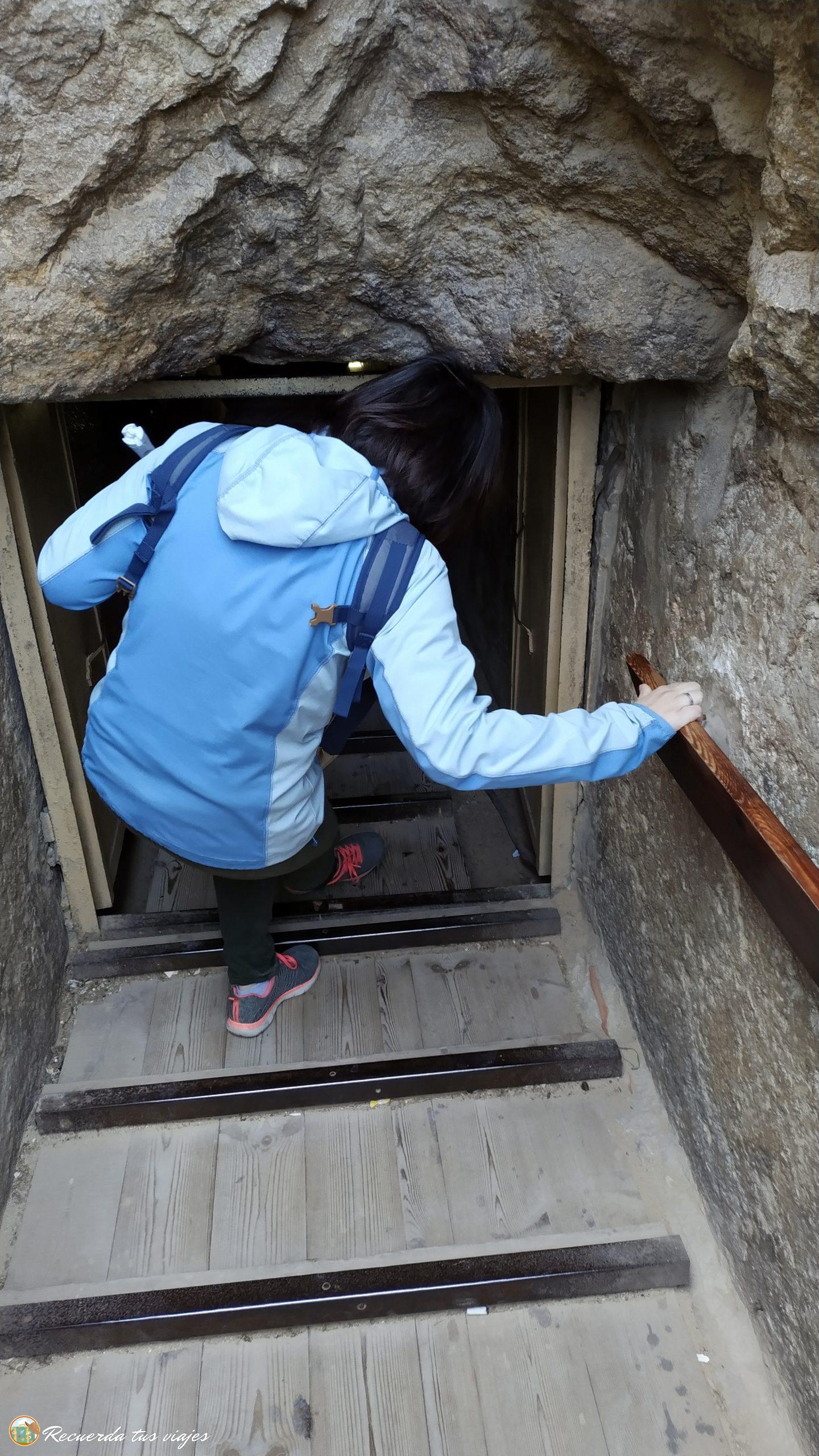 Entrada de la pirámide de Kefrén