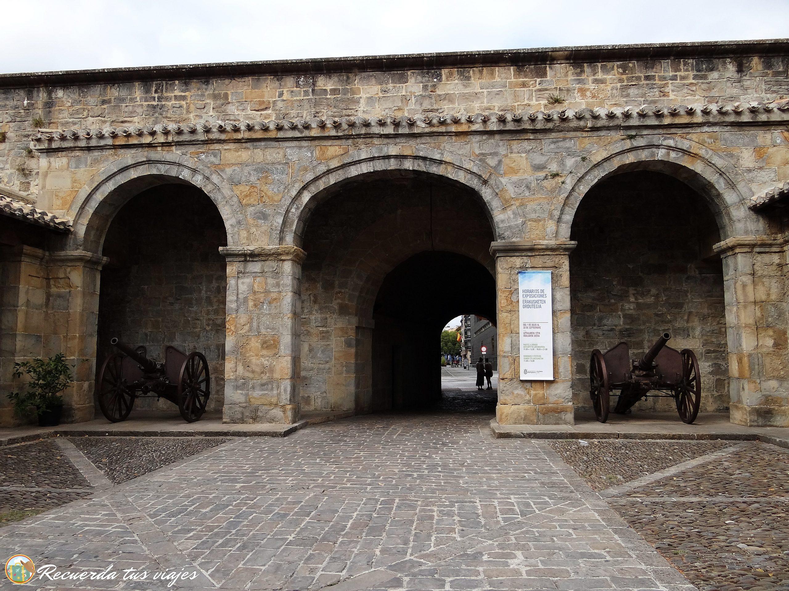Qué ver en Pamplona en 1 día - Cañones en el interior de la ciudadela