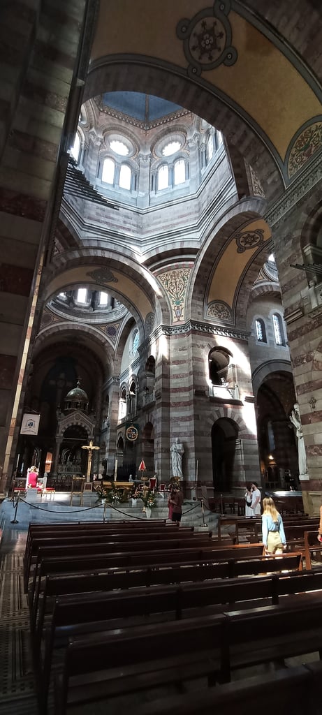 Interior de Catedral la Major de Marsella