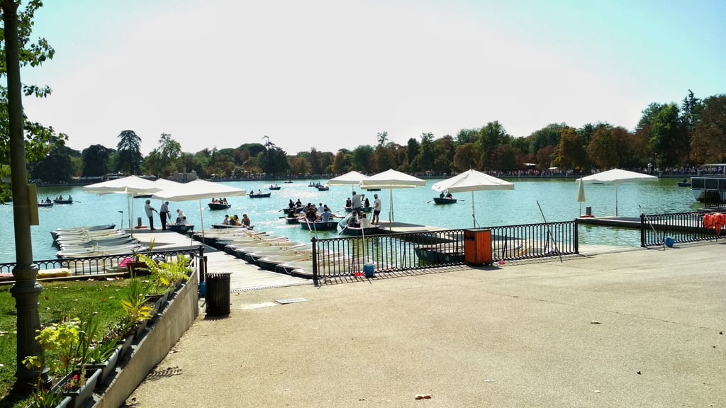 Embarcadero del estanque - Ver el Parque del Retiro de Madrid en medio día