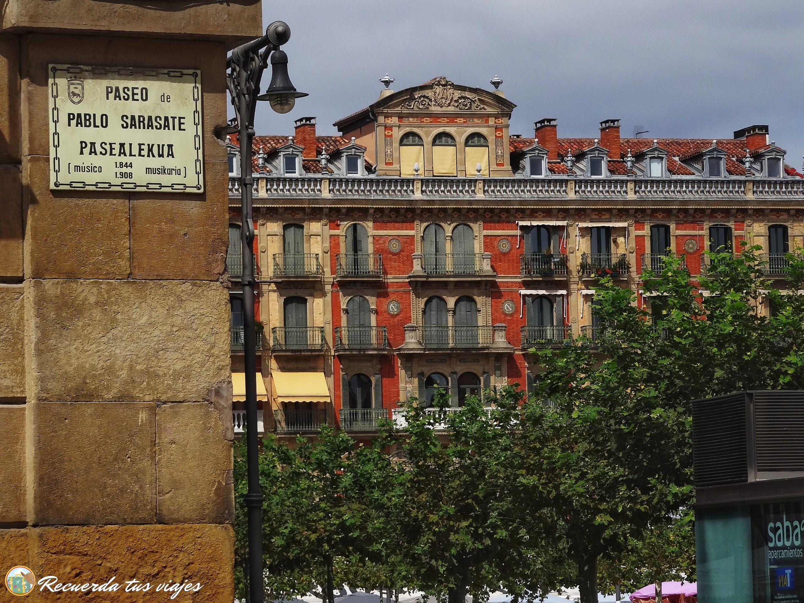 Qué ver en Pamplona en 1 día - Entrada a la Plaza del Castillo