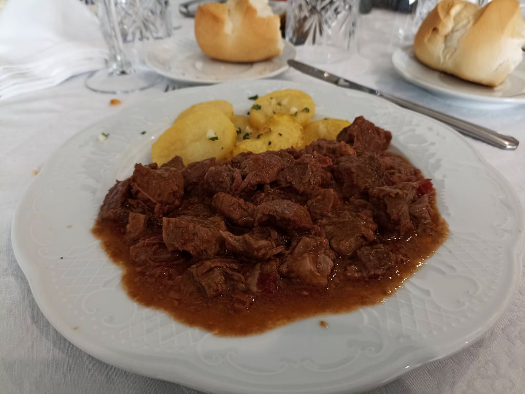 Carne desarreglada con patatas