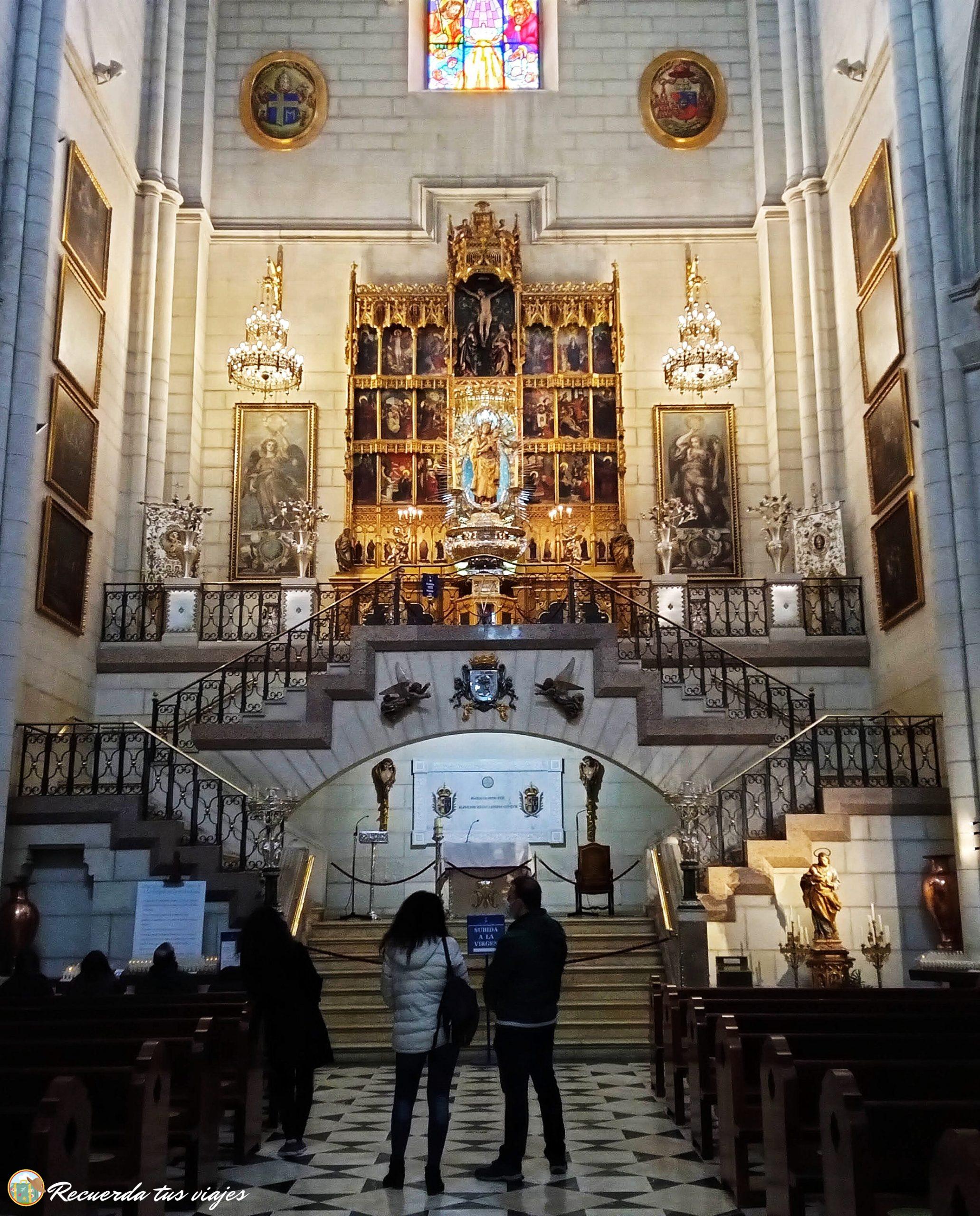 Virgen de la Almudena