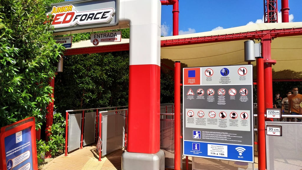 Entrada a Junio Red Force