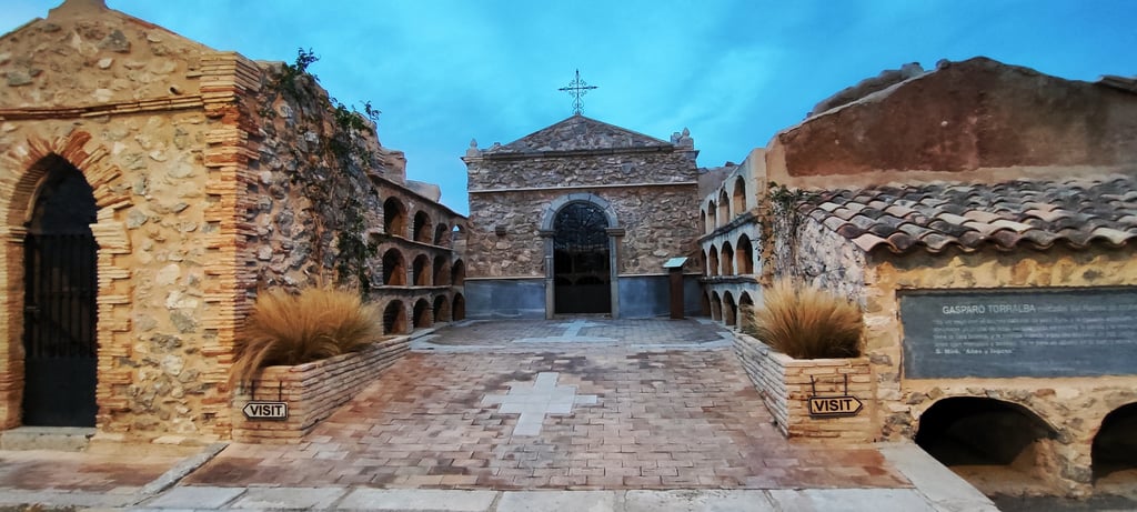 Cementerio del castillo - Qué ver en Polop de la Marina