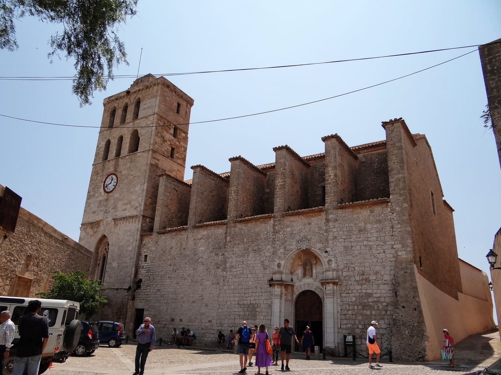 Catedral de la Virgen de las Nieves - Qué ver en Ibiza desde un crucero en 1 día 