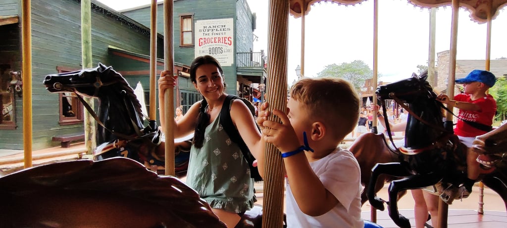 El Carrousel con niños - PortAventura con un niño menor de 3 años