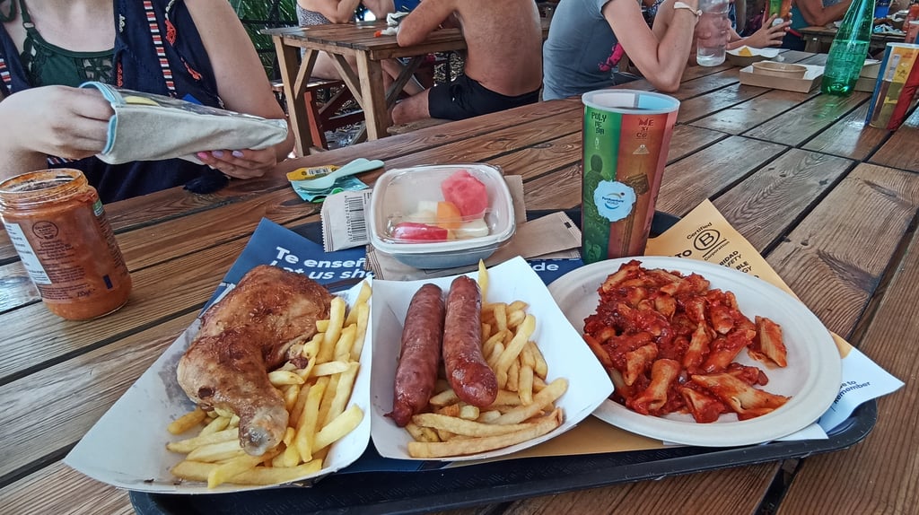 1 menú más butifarra - Qué hacer en PortAventura Caribe Aquatic Park