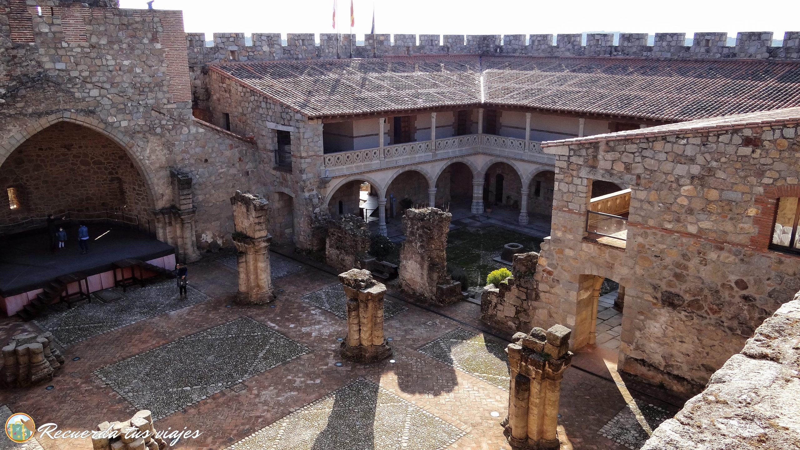Castillo de La Adrada - Ruta de 2 días en coche por Ávila