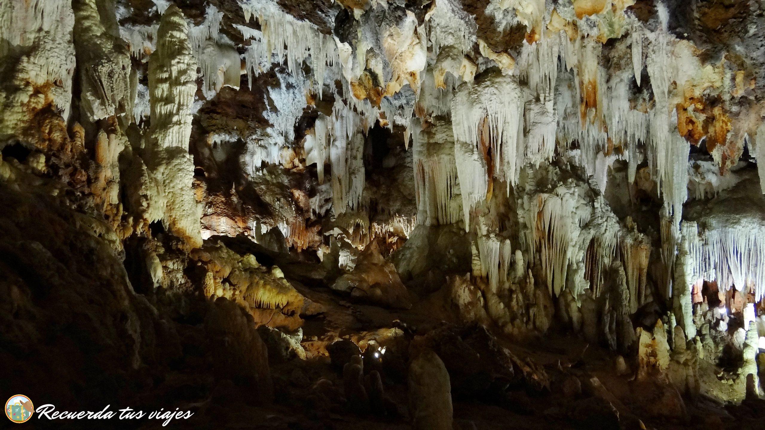 Cuevas del Águila - Ruta de 2 días en coche por Ávila