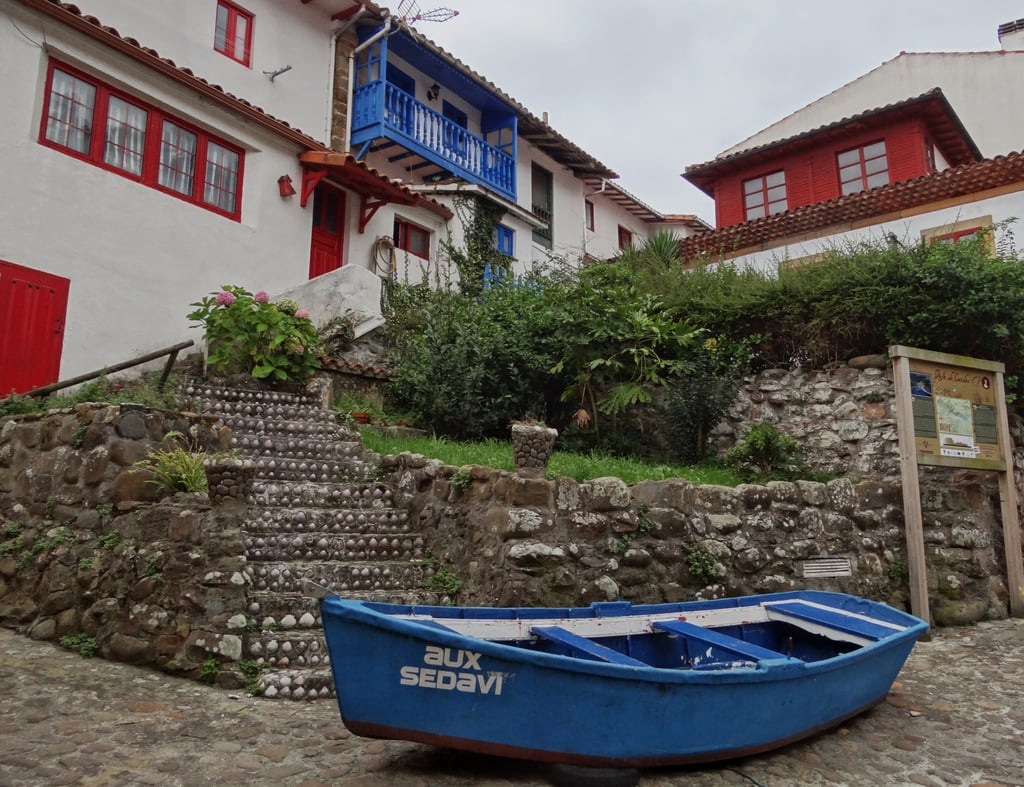 Tazones Barrio de San Miguel