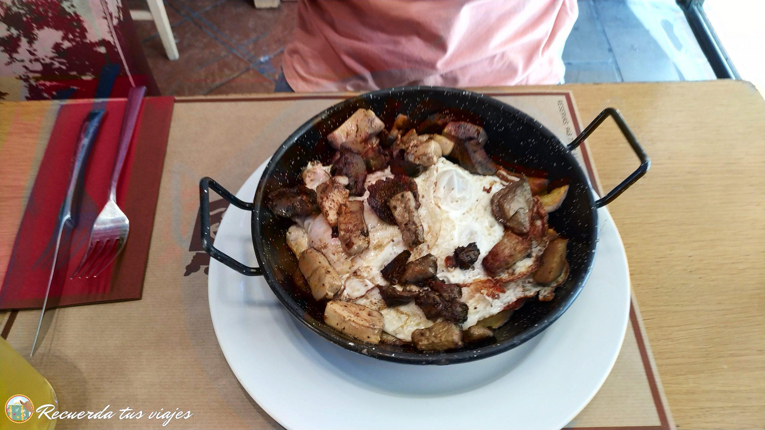 Huevos revueltos con foie y champiñon