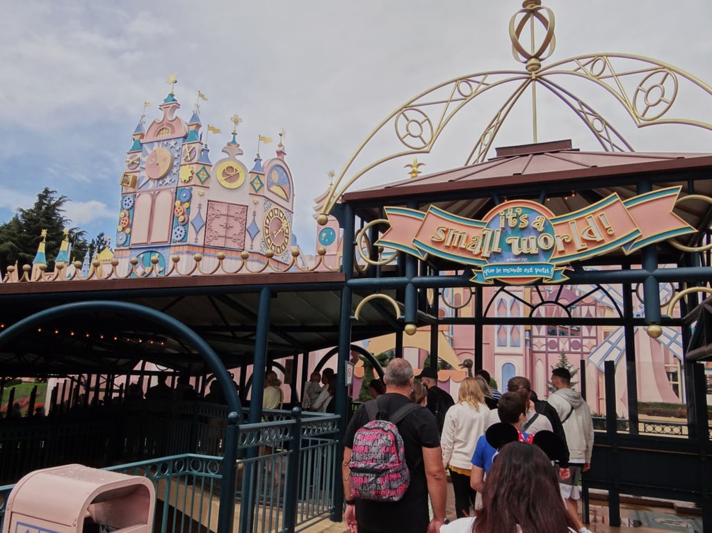 Entrada a It's a small world! - Premier Access  y PhotoPass+ en Disneyland París