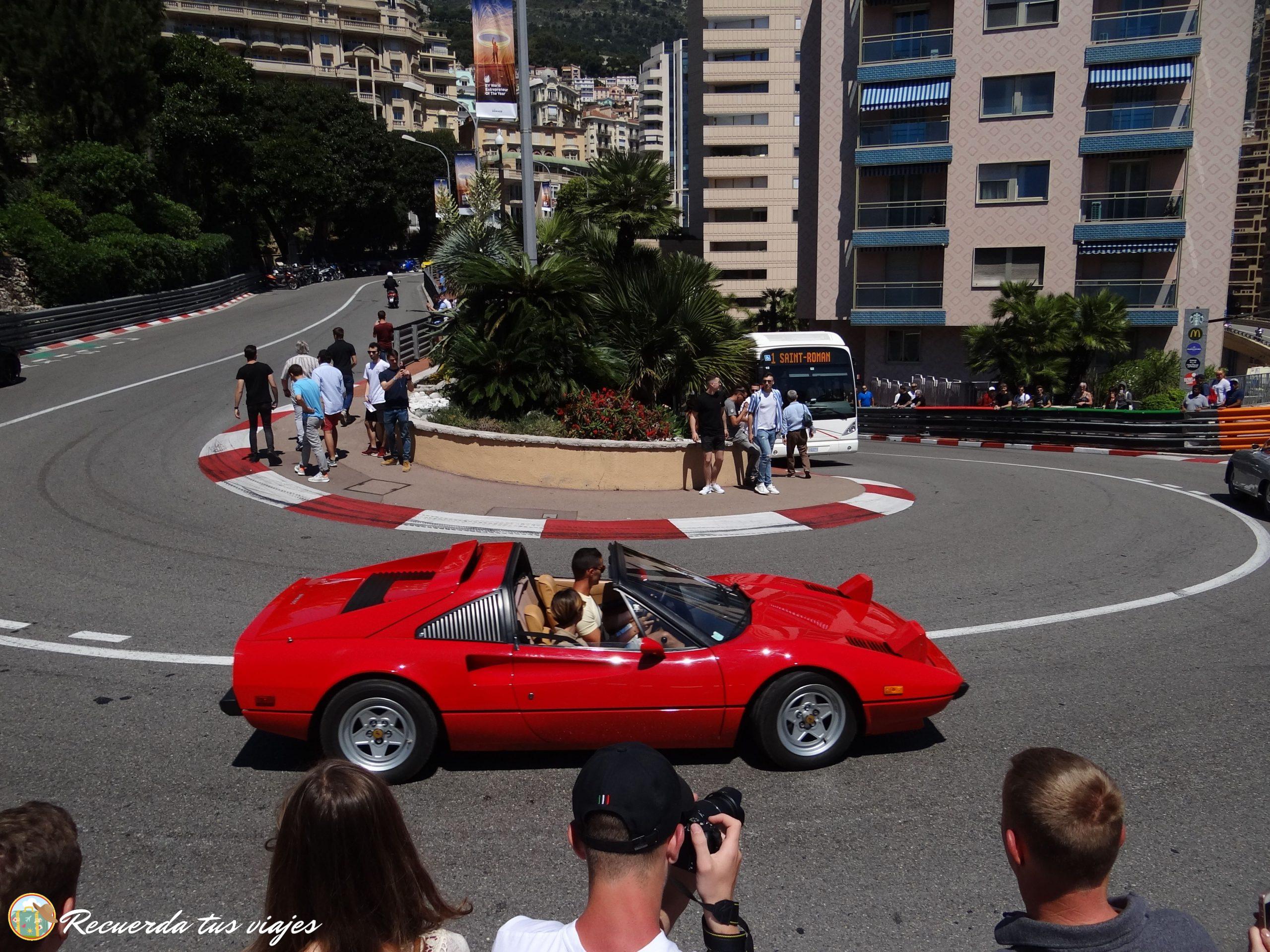 Qué visitar en Mónaco en un día - Coche de paseo