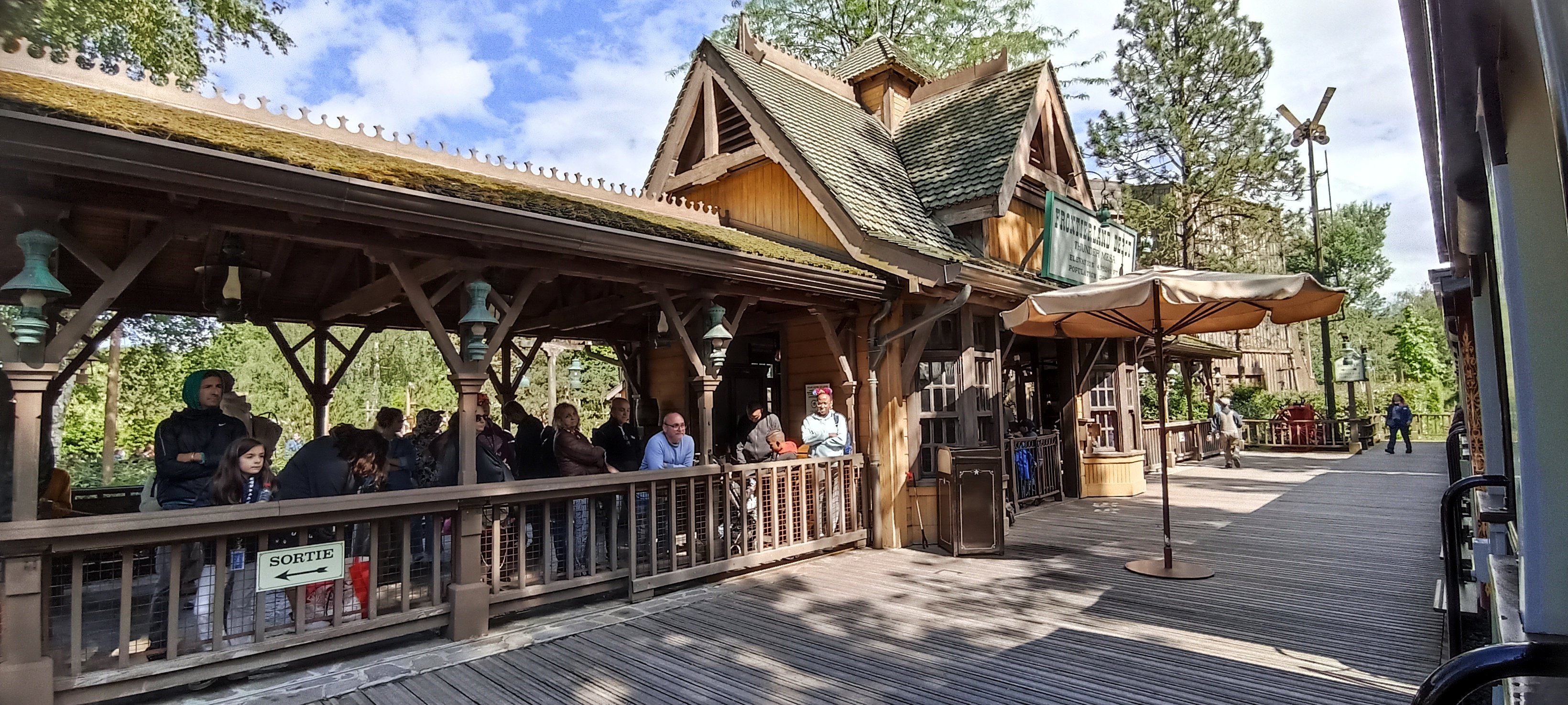 Estación de tren de Frontierland - Historia de Frontierland en Disneyland París