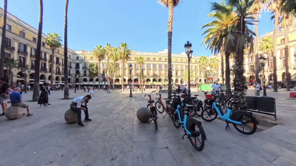 Plaza Real - Barcelona en un día de crucero
