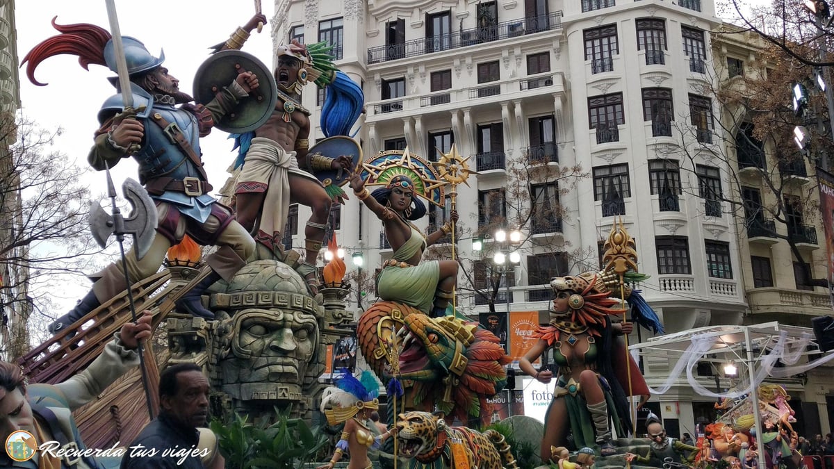 Lee más sobre el artículo Visitar las fallas de Valencia