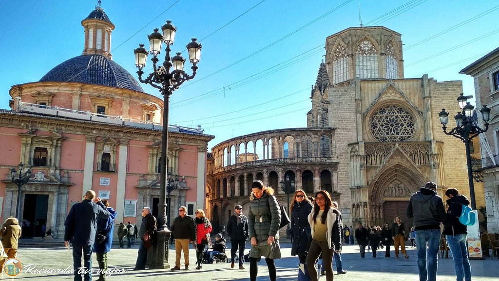 Basílica de Nuestra Señora de los Desamparados y Catedral - Visitar Valencia en 1 día desde un crucero