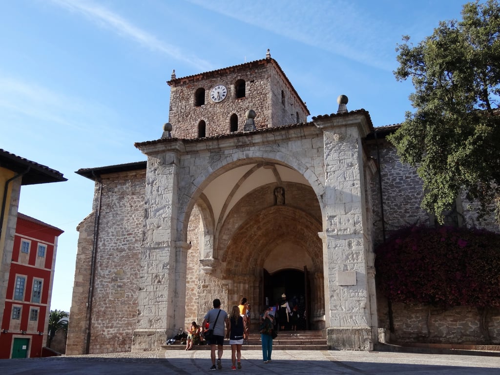 Iglesia de Santa María del Conceyu - Qué ver en medio día en Llanes