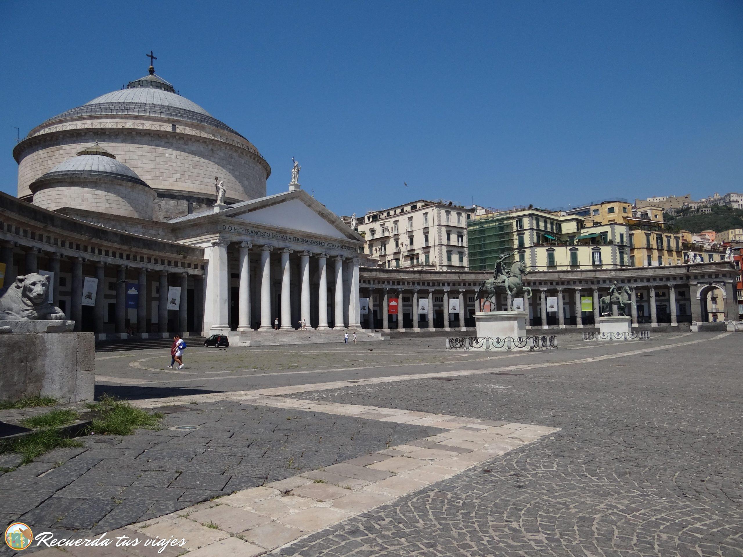 Plaza del plebiscito - Visitar Nápoles en un día desde el crucero