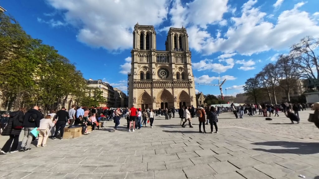 Fachada de Notre Dame restaurada - Tour exprés de 6 horas en París
