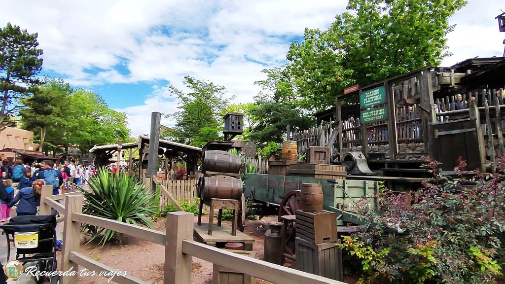Plataforma de carga del tren a Big Thunder Mountain - Nuestra experiencia en Disneyland París