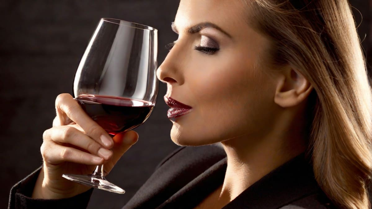 How To Taste Wine Properly