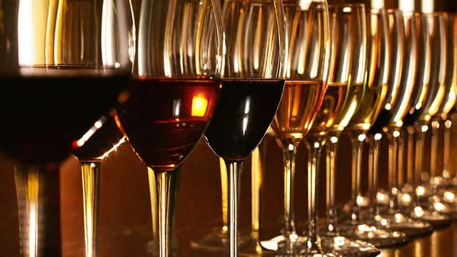 Is Sparkling Wine And Champagne The Same