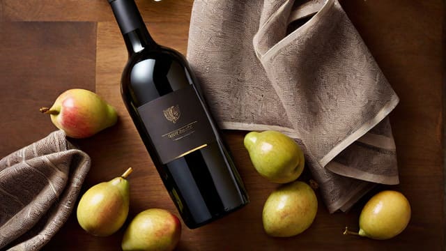 How To Wrap A Wine Bottle In A Dish Towel