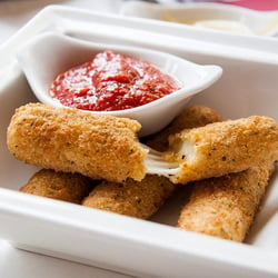 keto mozarella sticks