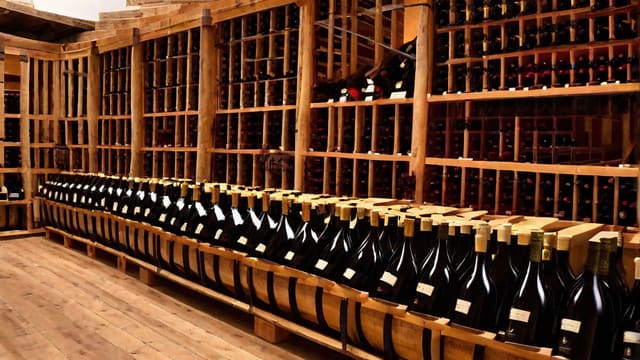 How Many Gallons In A Case Of Wine