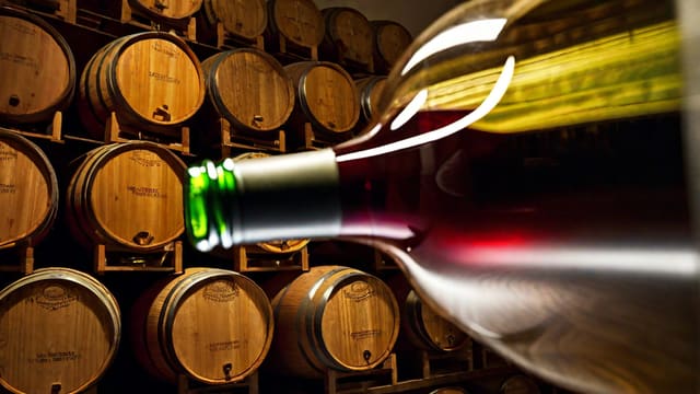 How Many Mls In Wine Bottle